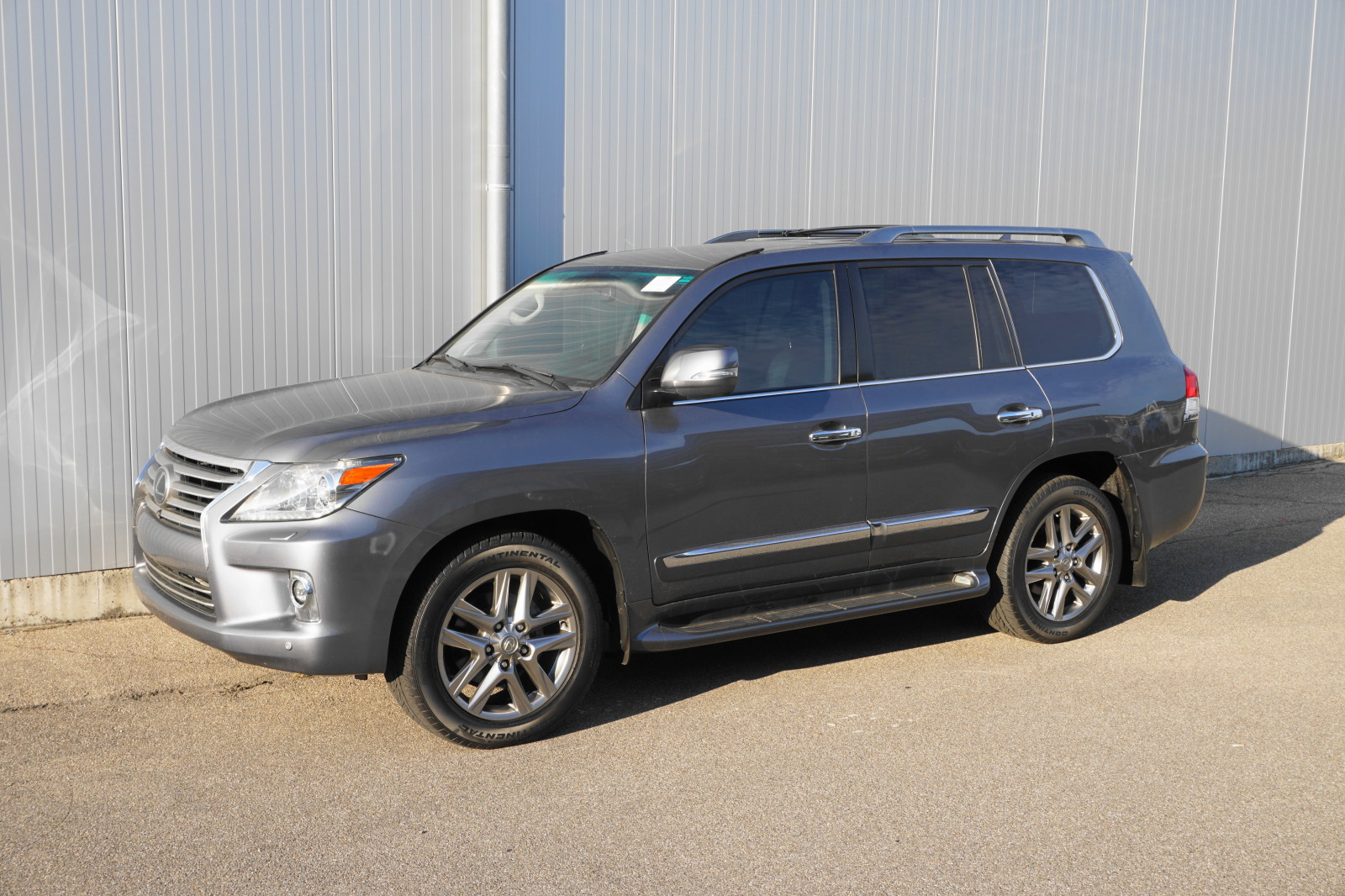 Lexus LX570.JPG