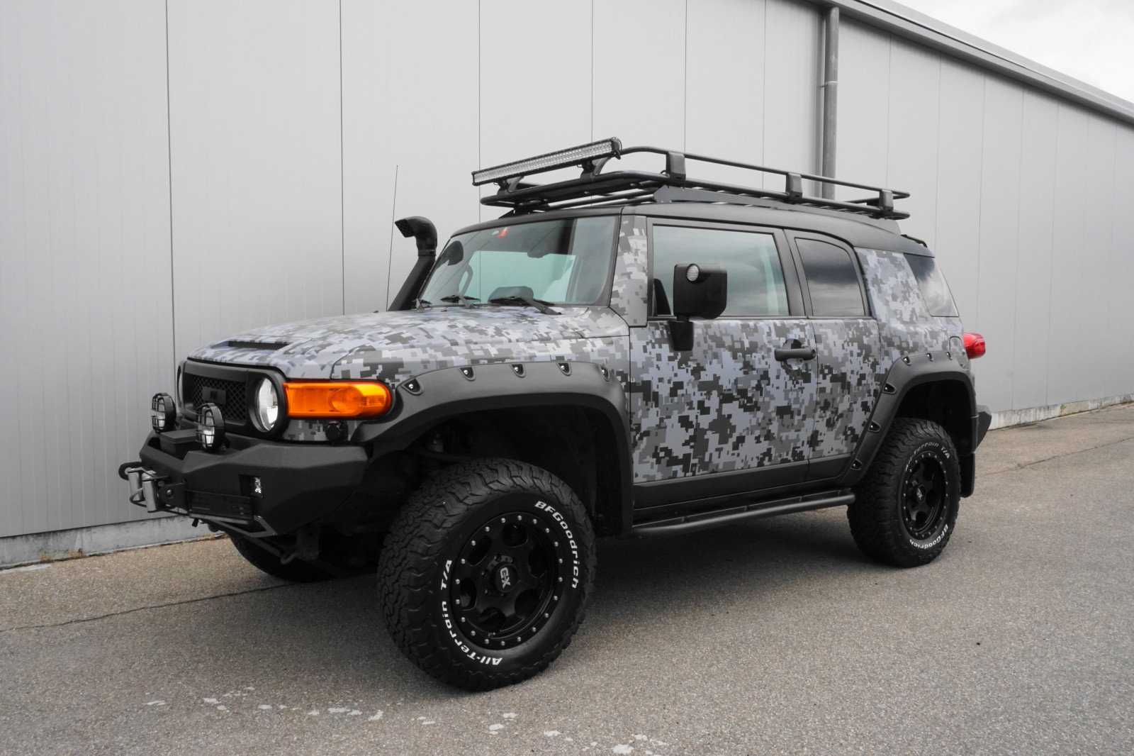 T. FJ Cruiser_0001.JPG